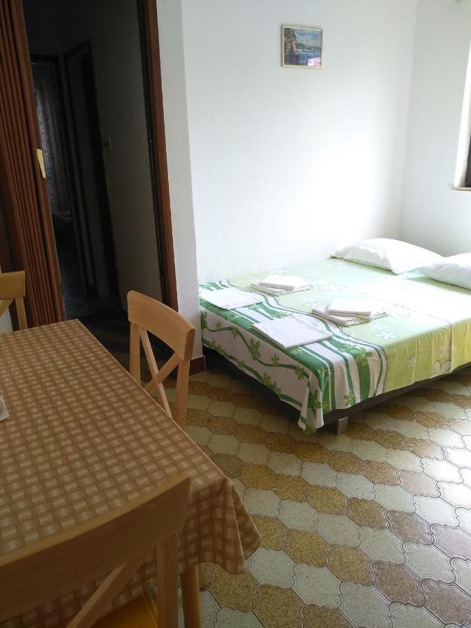 Apartments Vrsalovic Bol Extérieur photo