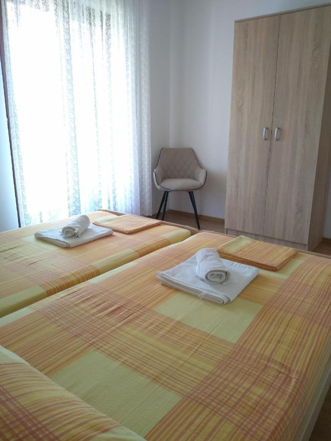 Apartments Vrsalovic Bol Extérieur photo