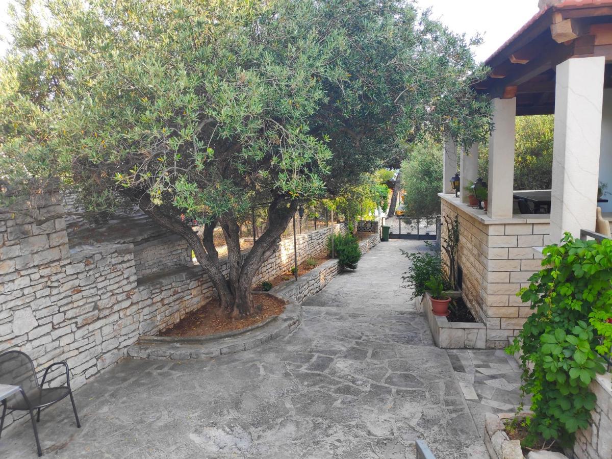 Apartments Vrsalovic Bol Extérieur photo