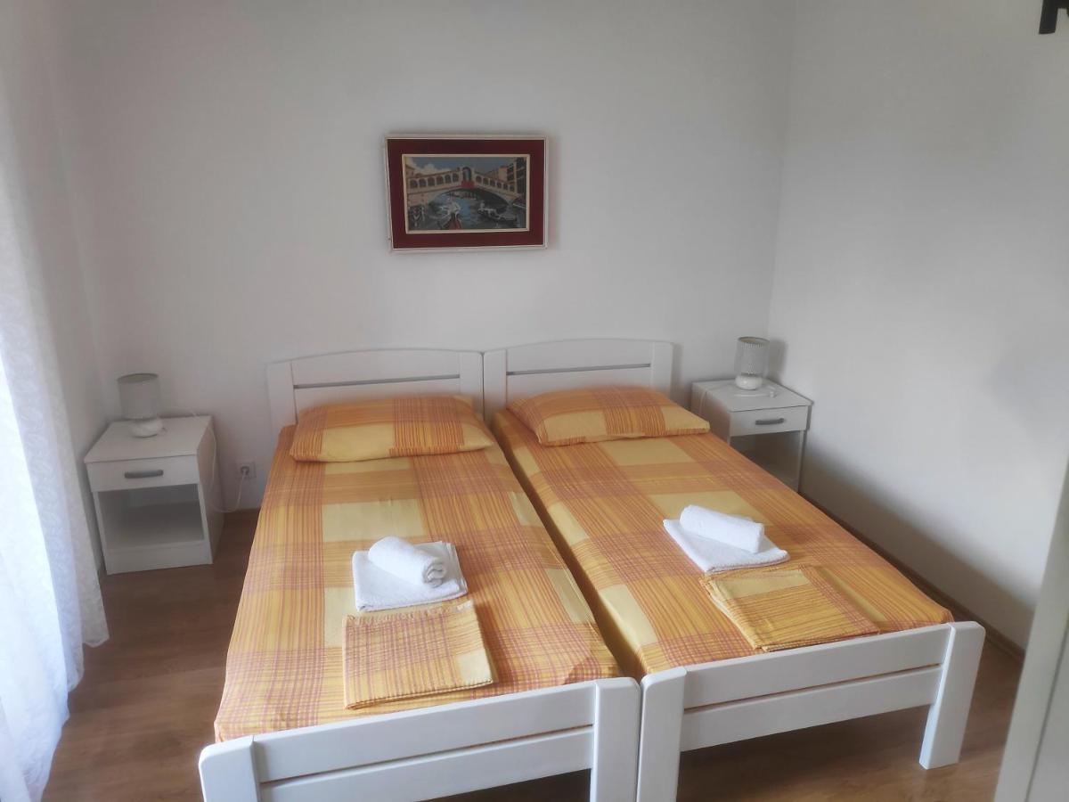 Apartments Vrsalovic Bol Extérieur photo